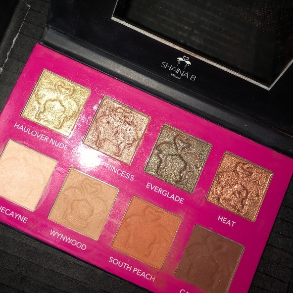 Flamingo eyeshadow palette - Picture 3 of 13